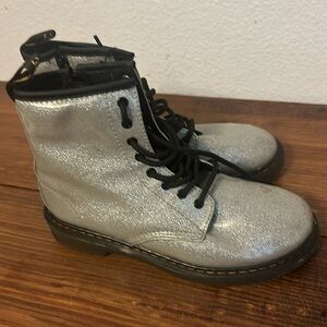 Dr martens silver glitter